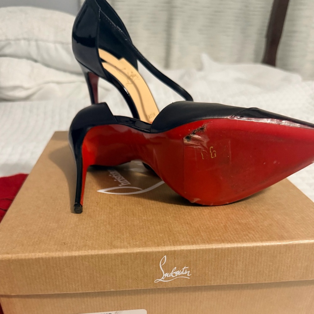 Christian Louboutin Patent Black Heels with Signature Red Soles - Picture 3 of 7